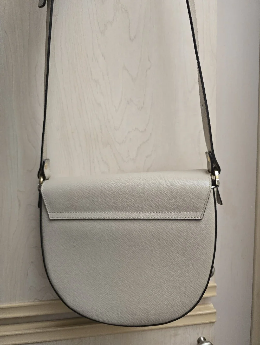 Cuoieria Made In Italy Crossbody Bag in Light Beige